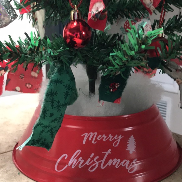 Accent Christmas Tree - Picture 4 of 4